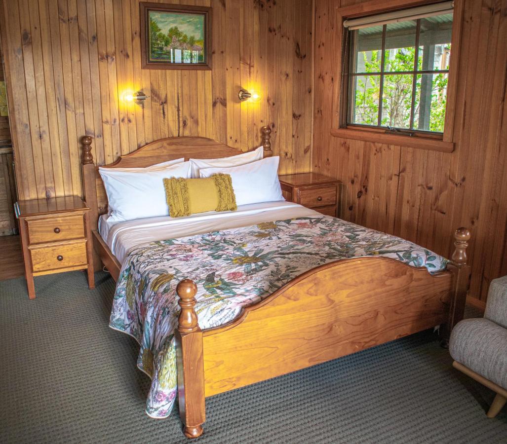 Gaol House Cottages Бичено Екстериор снимка