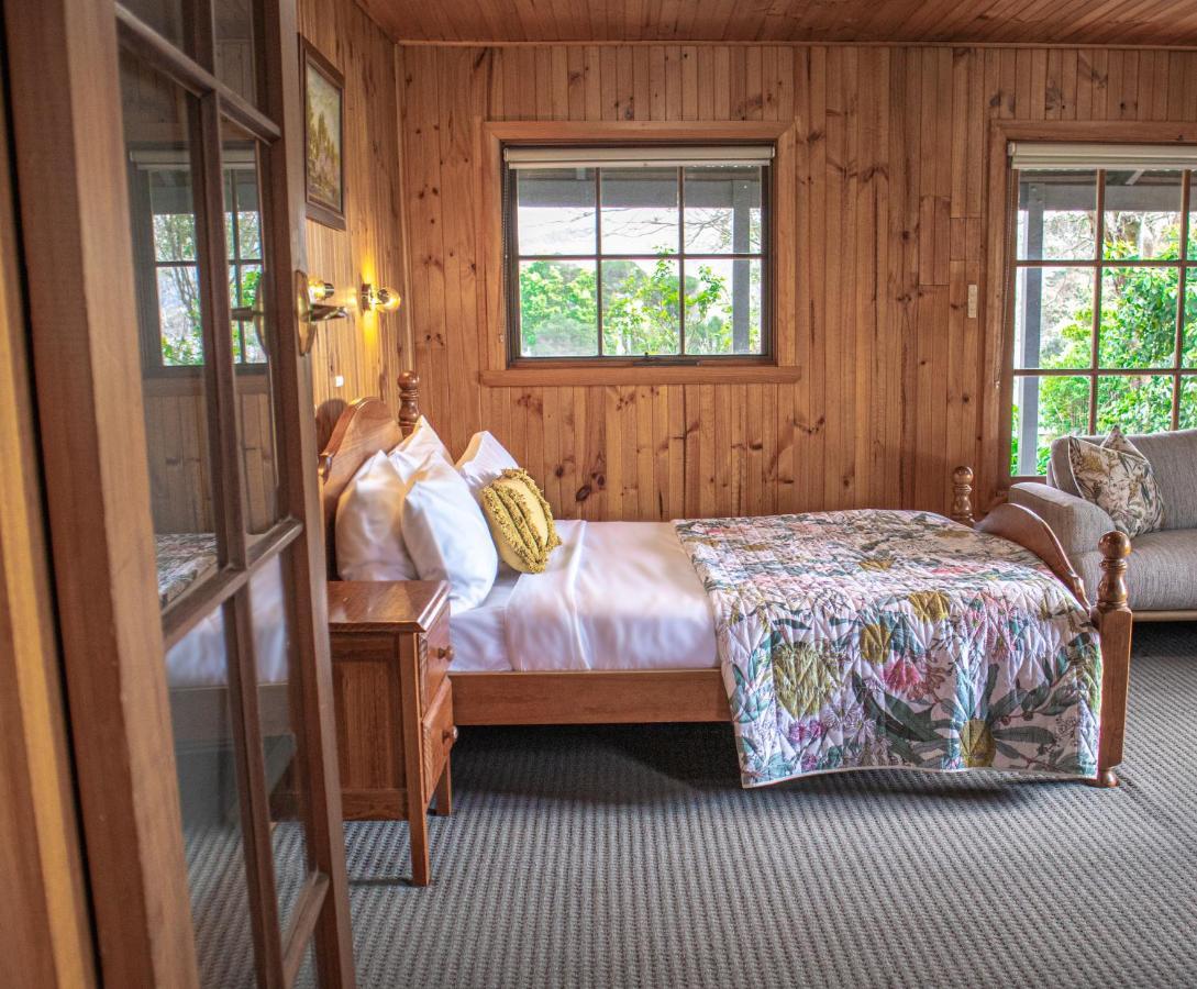 Gaol House Cottages Бичено Екстериор снимка