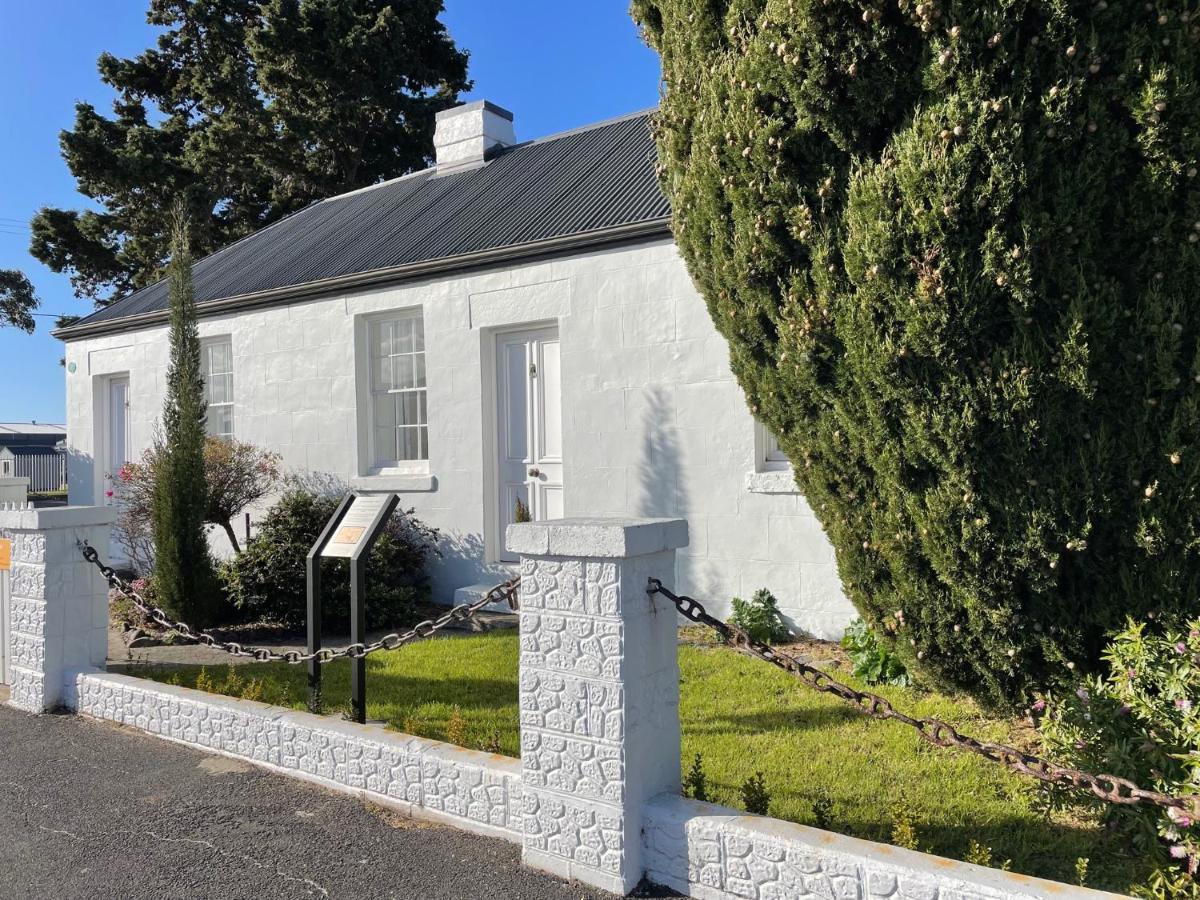 Gaol House Cottages Бичено Екстериор снимка