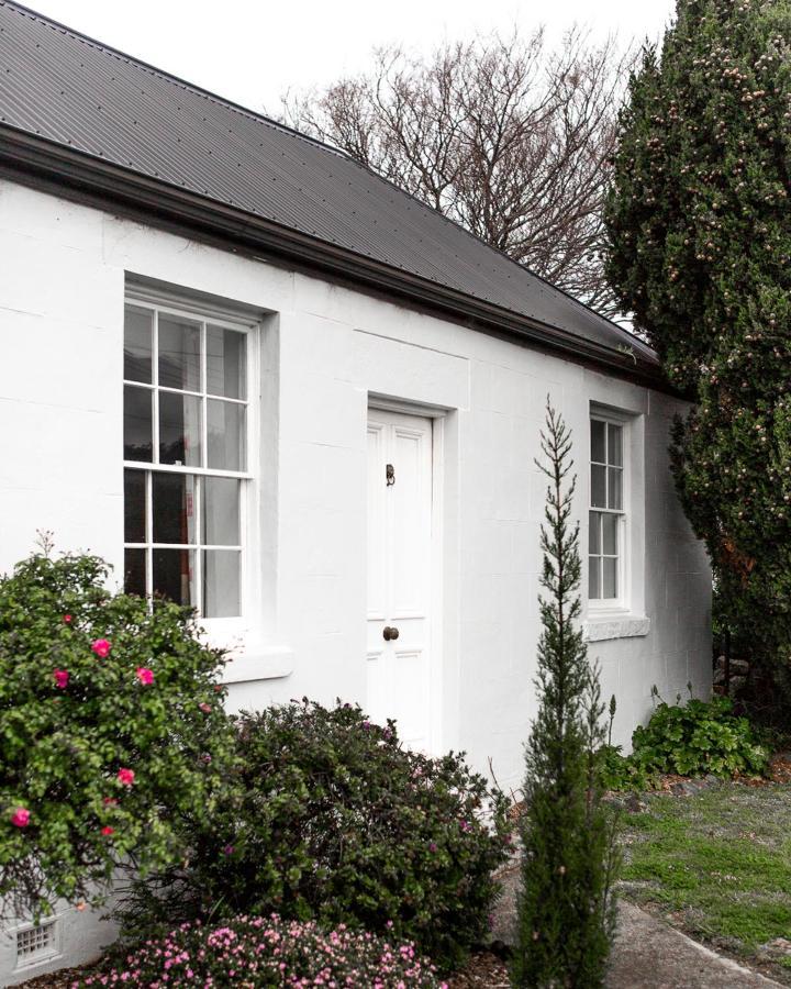 Gaol House Cottages Бичено Екстериор снимка