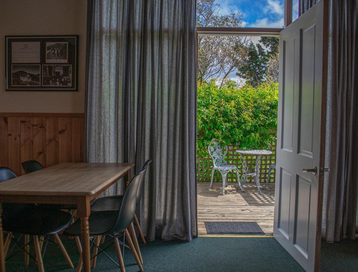 Gaol House Cottages Бичено Екстериор снимка