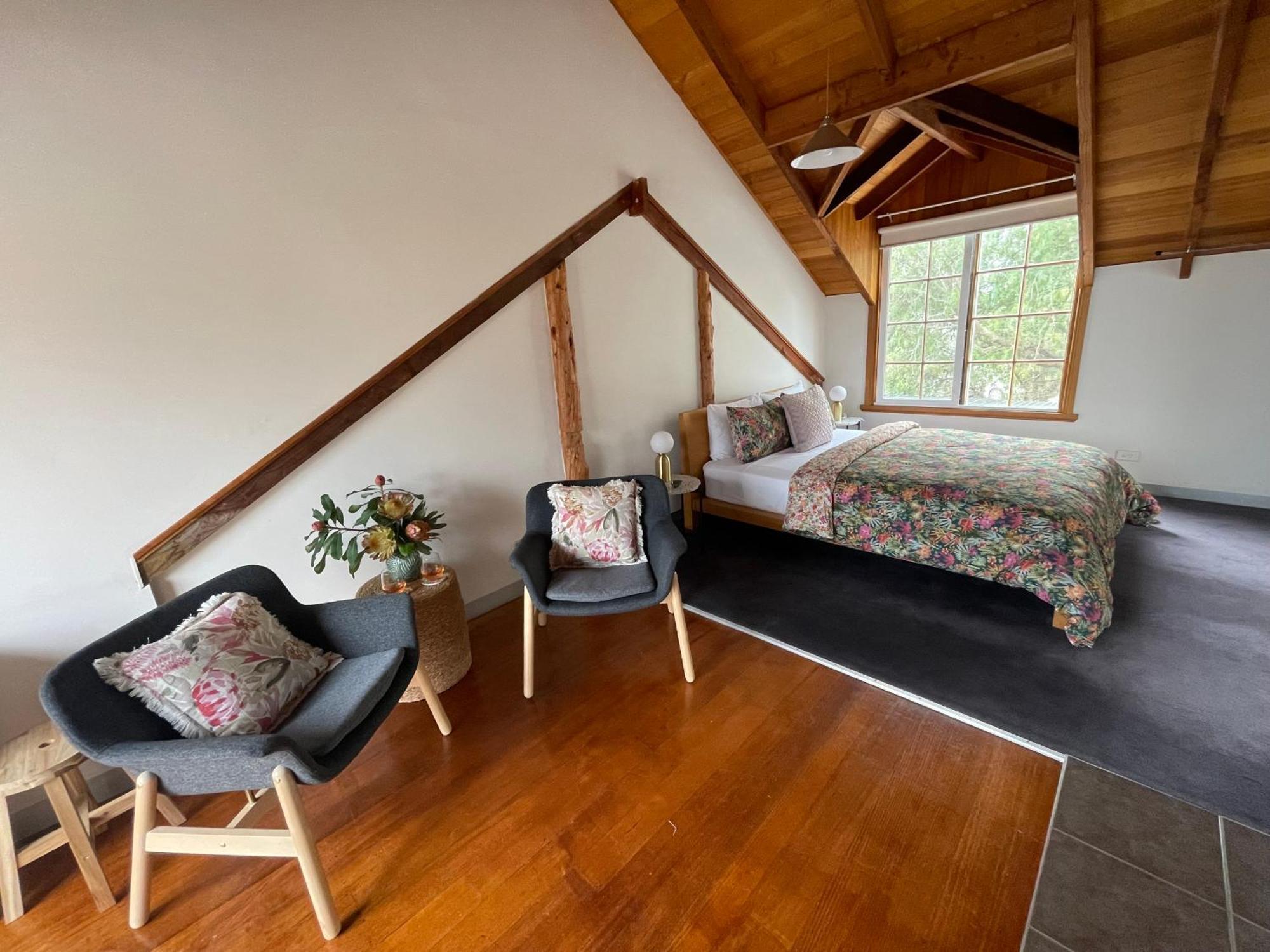 Gaol House Cottages Бичено Екстериор снимка