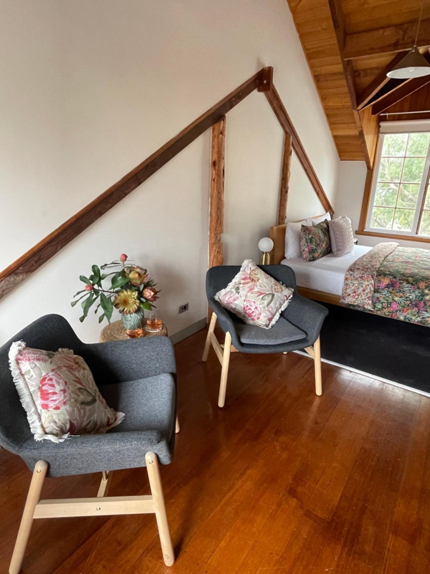 Gaol House Cottages Бичено Екстериор снимка