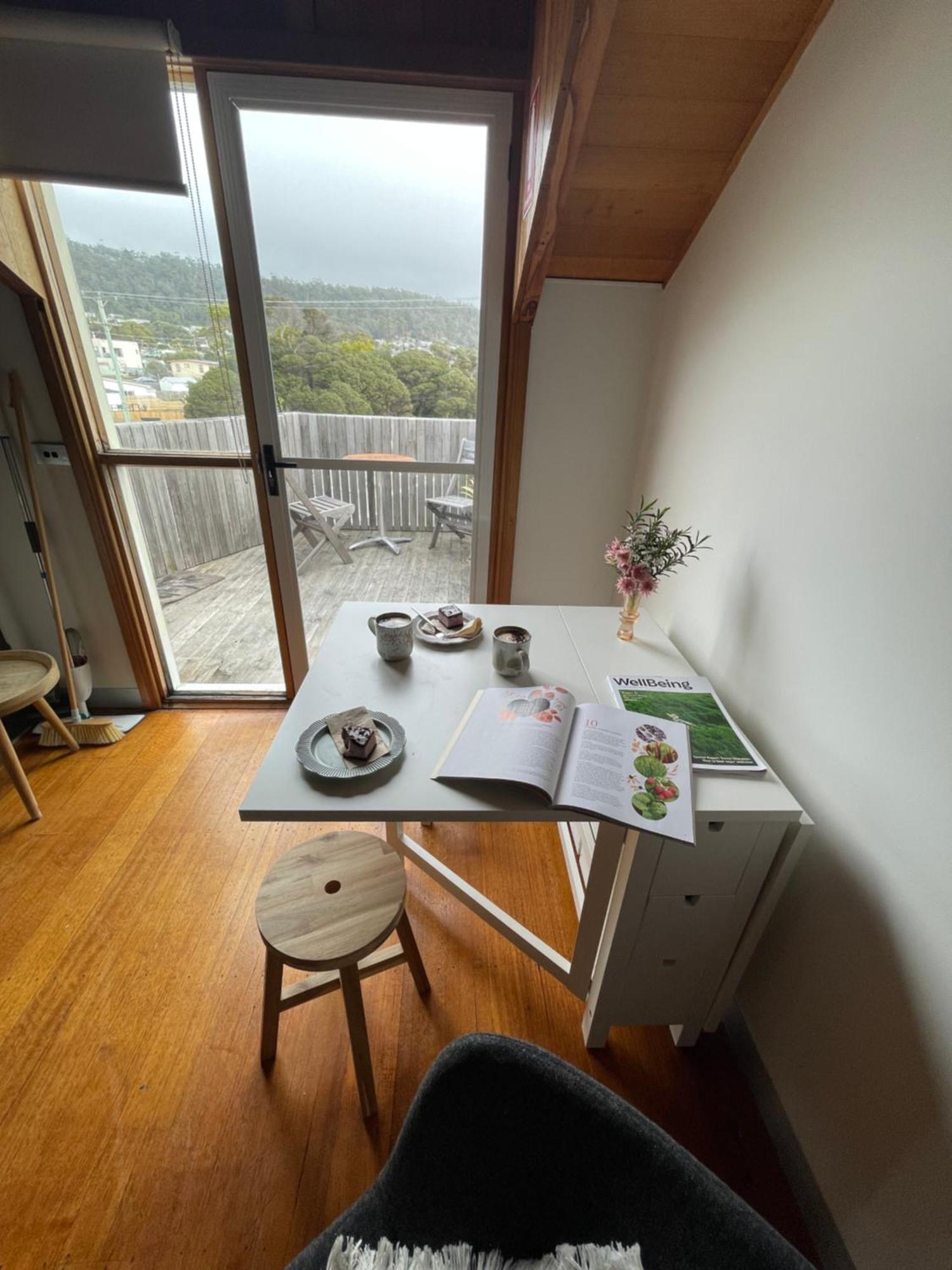 Gaol House Cottages Бичено Екстериор снимка